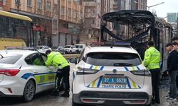 Seyir halindeki halk otobüsü alev alev yandı