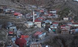 Tarihi camiyi kadınlar imece usulü ile temizledi