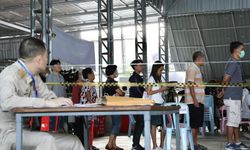 Tayland'da seçmenler, erken genel seçim için sandık başında