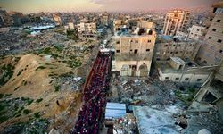 Türk Kızılay Gazze'deki Filistinliler için sokak iftarı düzenledi