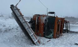 Tuzlama aracı kayarak yoldan çıktı