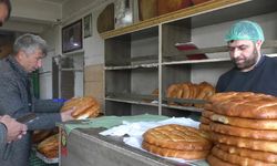 Van'da fırın işletmecisinden ramazan pidesiyle 'kardeşlik' mesajı