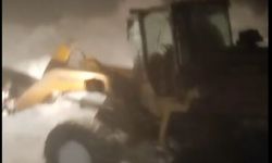 Vardiya değişimi sonrası tipide mahsur kalan işçiler, 7 saatte kurtarıldı