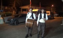 Yalova'da şalvar ve kuşak giyen öğrenciler, davul çalarak sahur geleneğini yaşatıyor/Ek fotoğraflar