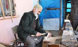 Yolun karşısına geçerken TIR'ın çarptığı yaya öldü; aynı yolda eşine de otomobil çarpmış /Ek fotoğraf