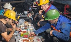 Zonguldak'ta madenciler, yerin metrelerce altında ilk sahurunu yaptı