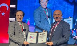 Avrupa’da Yılın Gazetecisi Vatan Öz