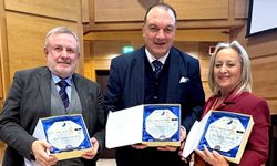 Ünlü gazeteci Dündar Keşaplı İtalya'da gururlandırdı