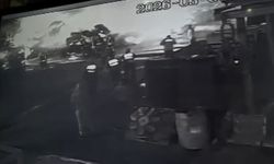 Ankara'da 100 hurda araç alev alev yandı