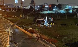 Ankara'da otomobil, bariyerlere ve direğe çarpıp takla attı: 1 ölü