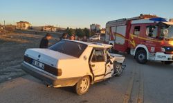 Ankara'da otomobil ile minibüs çarpıştı: 3 yaralı