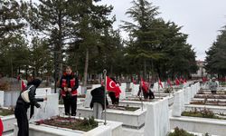 Ankara'da şehitliklerde arife yoğunluğu