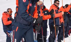 Arama kurtarma teknisyenlerine 'life beep' cihazıyla arama-kurtarma eğitimi / Ek fotoğraflar