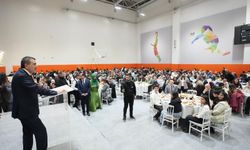 Bakan Tekin, öğrenci ve öğretmenlerle iftarda bir araya geldi
