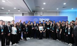 Bakan Tekin, öğrencilerin hazırladığı 'Haberimiz Olsun' bültenine konuk oldu