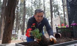 Bayram öncesi mezarlara 'görüntülü ziyaret'