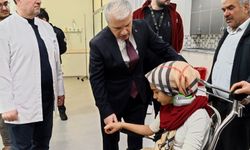 Belediye otobüsü ile öğrenci servis otobüsü çarpıştı: 17 yaralı