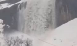 Beytüşşebap'ta çığ düşme anı kamerada