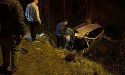 Çarpışan otomobiller kanala devrildi: 6 yaralı