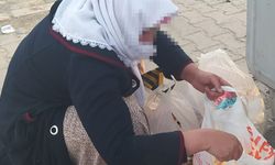 Çöpten eşya topluyormuş gibi duygu sömürüsü yapan 2 dilenci yakalandı