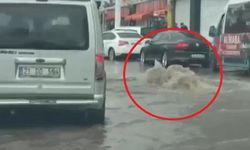 Diyarbakır'da sağanak sele neden oldu, köprü su altında kaldı