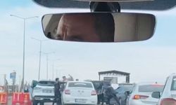 Diyarbakır'da trafikte yol verme kavgası kamerada