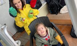 Down Sendromu Farkındalık Haftası'nda sporcular renkli çoraplarla kürek çekti