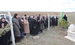 Eşi tarafından anne ve babasının mezarı başında öldürülen Gamze, toprağa verildi