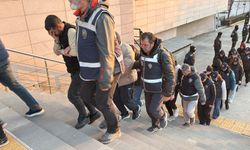 Eskişehir merkezli yasa dışı bahis ve dolandırıcılık operasyonunda 49 şüpheli adliyede