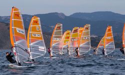 Foça'da sörf rüzgarı milli forma için esti