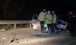 İstanbul- Arnavutköy'de otomobil ile kamyonet çarpıştı: 1 ölü, 2 yaralı