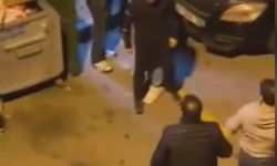 İstanbul - Bağcılar'da bir kişiye saldıran grup, polisi görünce kaçtı