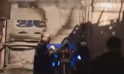 İstanbul - Beyoğlu'nda tek katlı iş yeri alev alev yandı