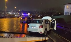 İstanbul - Eyüpsultan'da otomobil bariyerlere çarptı: 3 yaralı