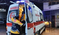 İstanbul - Fatih'te 2 katlı binada çıkan yangına ekipler müdahale ediyor; yaralılar var -1