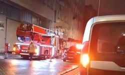 İstanbul - Fatih'te eşini öldüren koca evi ateşe verdi - 1