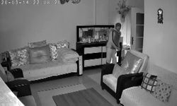 İstanbul - Fatih'te evine giren hırsızı güvenlik kamerasından seslenerek kaçırdı: Çık oradan