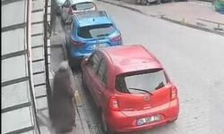 İstanbul - Fatih'te sokakta kadının elindeki telefonu çalıp kaçtı