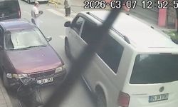 İstanbul - Fatih'te yaya geçidindeki kadın sürücüsü geri manevra yapan minibüsün altında kaldı