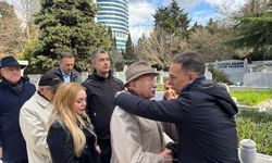 İstanbul- Gazeteci Çetin Emeç ölümünün 36'ıncı yılında mezarı başında anıldı