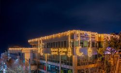 İstanbul - İstanbul'da bazı okulların dış cepheleri ramazana özel ışıklandırma ve süslemeyle donatıldı