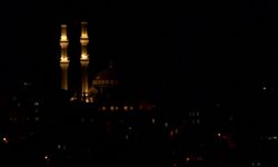 İstanbul- İstanbul'da dolunay seyirlik manzara oluşturdu