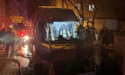 İstanbul - Maltepe'de park halindeki 3 araç yandı