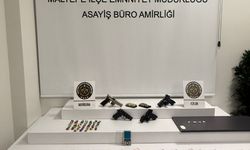 İstanbul- Maltepe'de uyuşturucu operasyonu; gizli bölmede silah ve yüklü para ele geçirildi