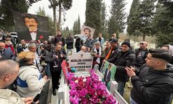 İstanbul- Müslüm Gürses ölümünün 13'üncü senesinde kabri başında dualarla anıldı