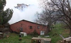 İstanbul - Pendik'te gecekonduda çıkan yangın söndürüldü