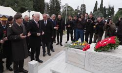 İstanbul- Şair Mehmet Akif Ersoy kabri başında anıldı