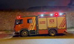 İstanbul - Sancaktepe'de istinat duvarına çarpan hafriyat kamyonunun şoförü ağır yaralandı