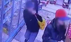 İstanbul - Sultangazi'de iki çocuğun marketten tereyağı çaldığı anlar kamerada