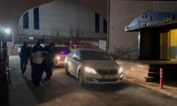 İstanbul - Sultangazi'de sokakta uyuşturucu satan şüphelilere suçüstü: 5 gözaltı